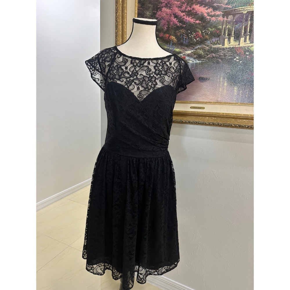 B2 by Jasmine Black Floral Lace Cocktail Dress Cap Sleeve A-Line Size 12